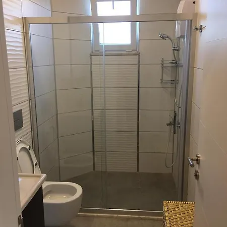 Serene Flat Close To Calis In 公寓